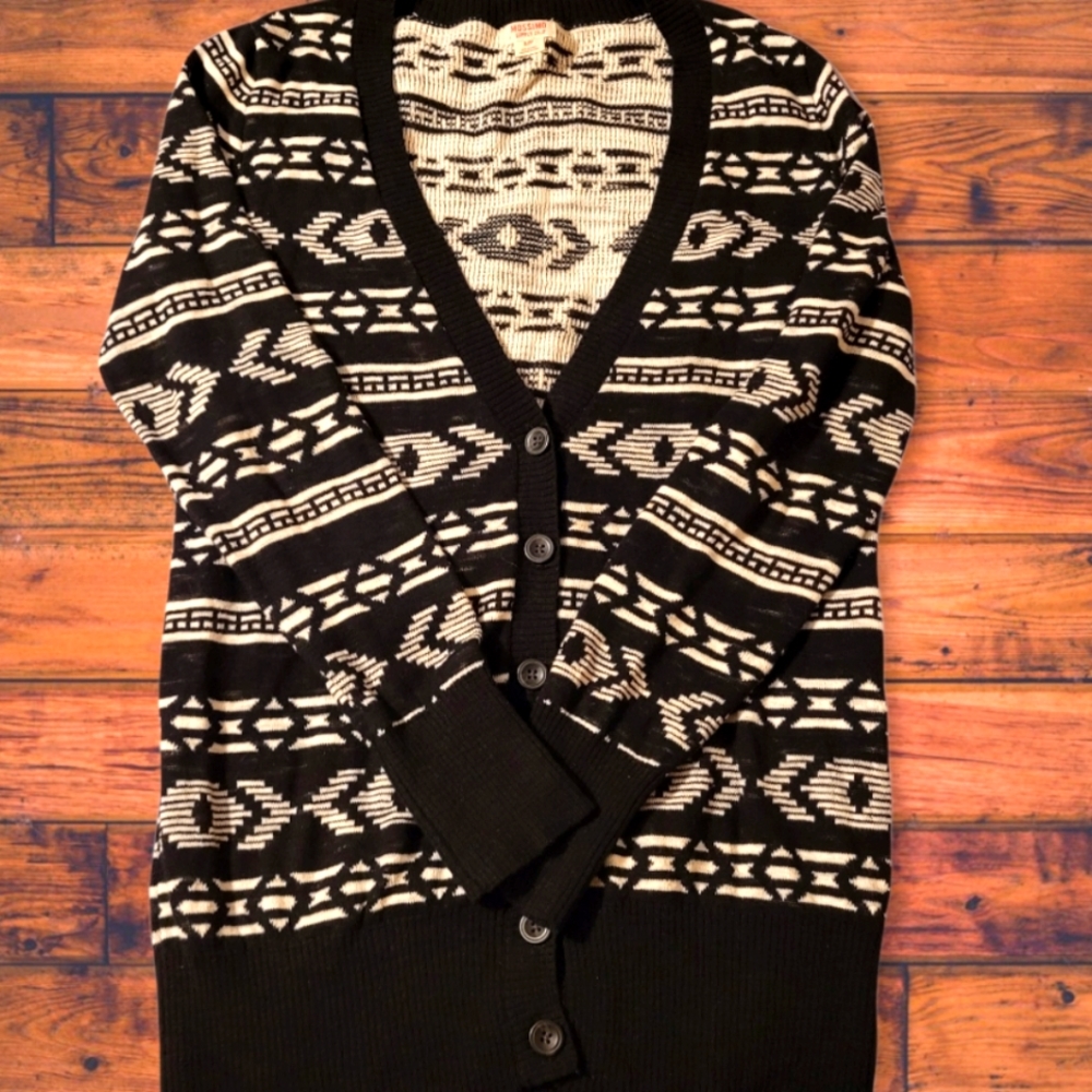 mossimo womens sweater size small black and white